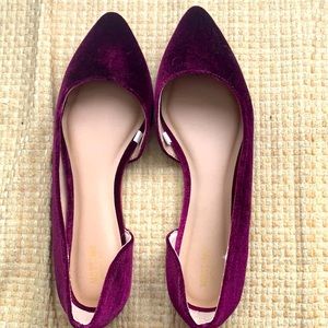 BEautiful wine colored flats